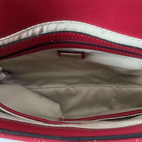 NWOT GUESS CHRISTMAS RED QUILTED CROSSBODY BEADED TOP HANDLE EMBROIDERED - Picture 8 of 11